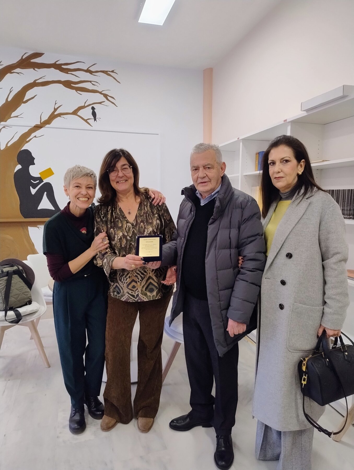 Μια Βιβλιοθήκη γεμάτη όνειρα εγκαινιάστηκε τη μέρα των γραμμάτων / Διπλή γιορτή στο ΓΕΛ Αγιάς