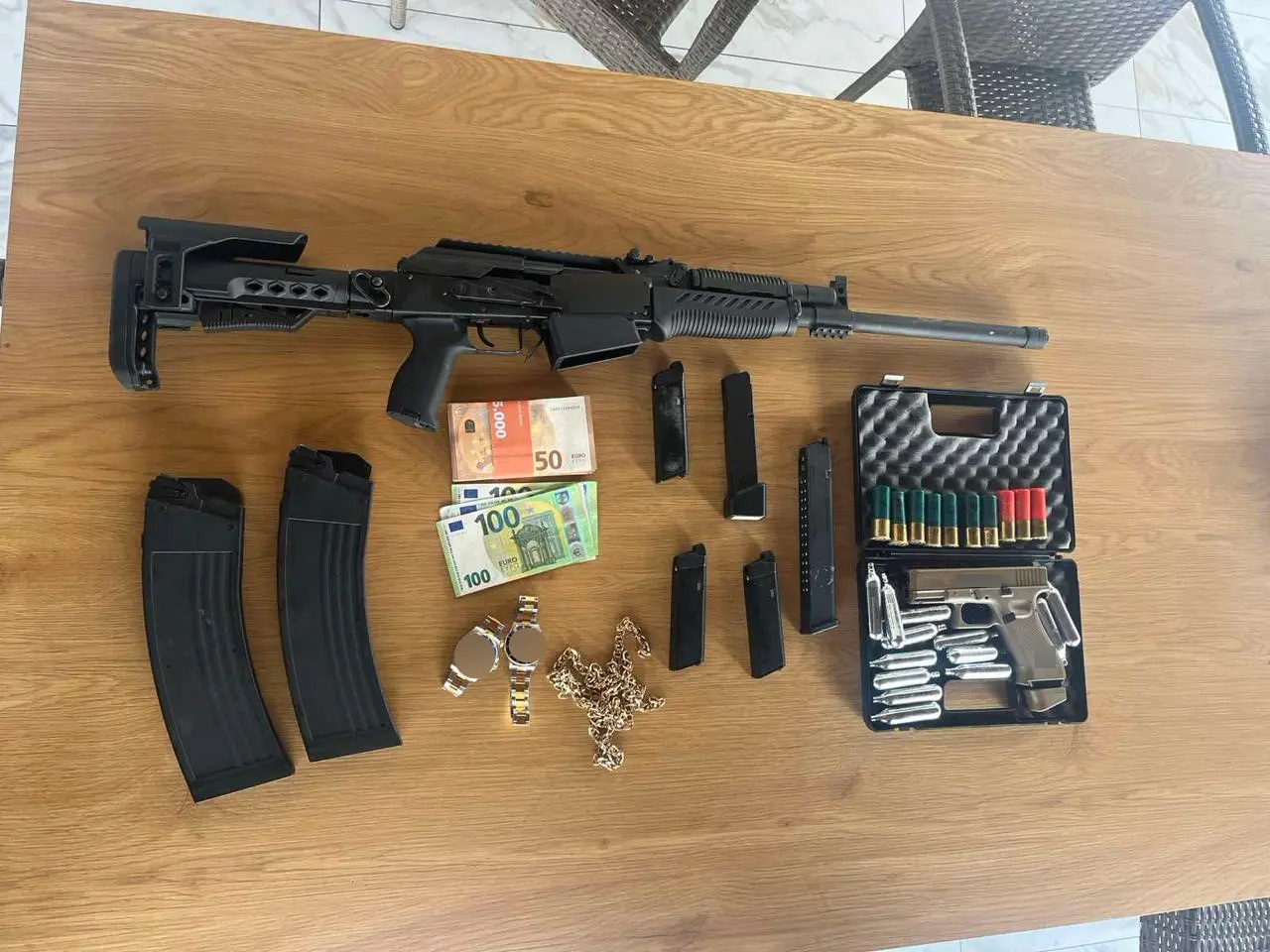 Εξάρθρωση εγκληματικής οργάνωσης που διέπραττε απάτες και εκβιάσεις στη Λάρισα / Το παράνομο περιουσιακό όφελος υπερβαίνει το 1.000.000 ευρώ