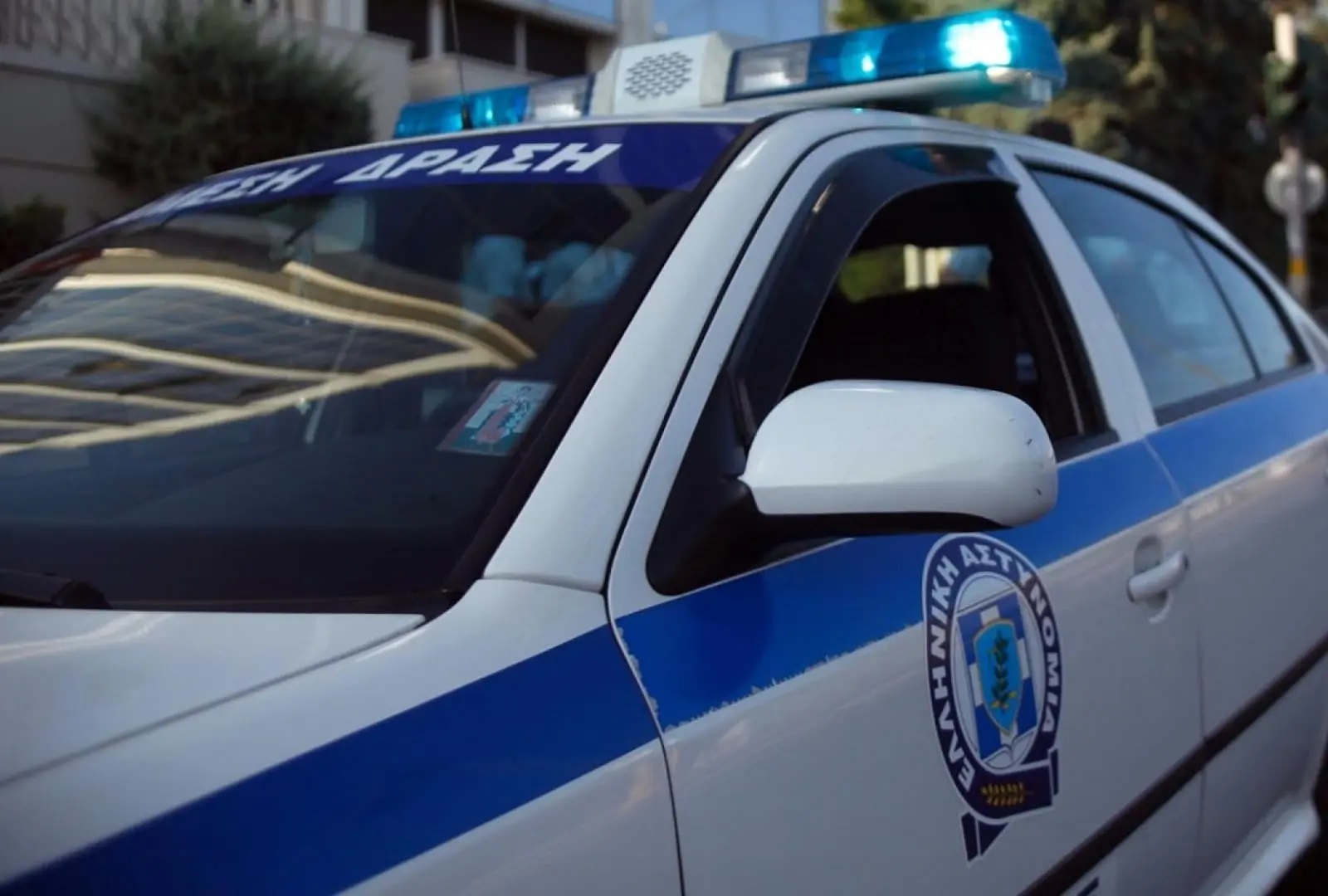 Αγιά / Σύλληψη αλλοδαπού για παραβάσεις του Κώδικα Οδικής Κυκλοφορίας και παράβαση της νομοθεσίας περί αλλοδαπών